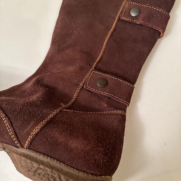 BERNE MEV vintage brown suede boot, 11 “ from top to bottom. - Picture 2 of 4